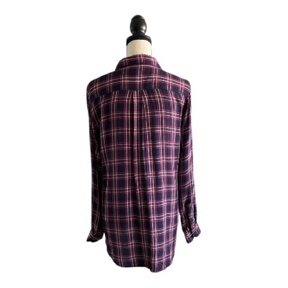 ♥️Banana Republic♥️ Red and Black Plaid Shirt 
Size (Medium) - Picture 2 of 6